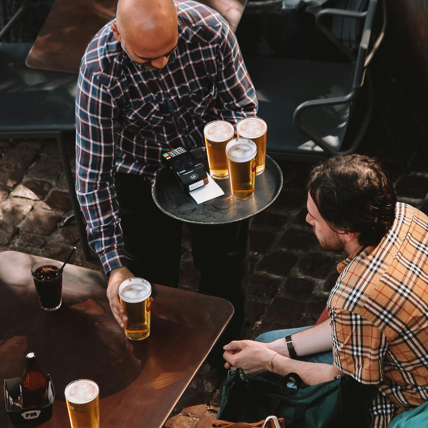 Gastro Serviertablett rutschfest rund schwarz 37 x 3 cm